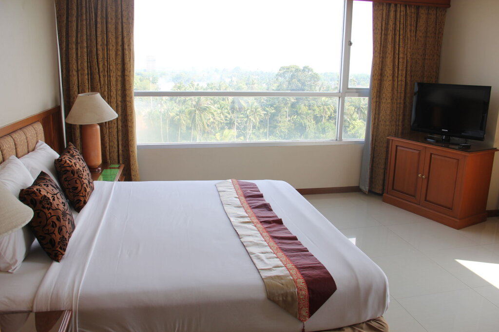 Сураттхани: K Park Grand Hotel