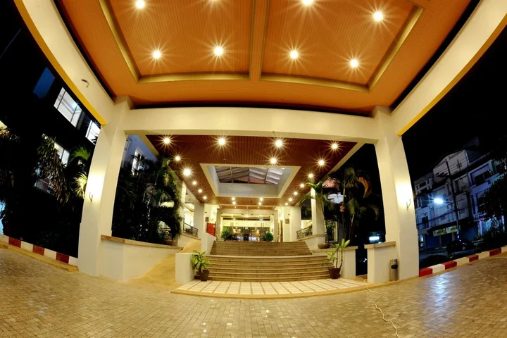 Сураттхани: K Park Grand Hotel