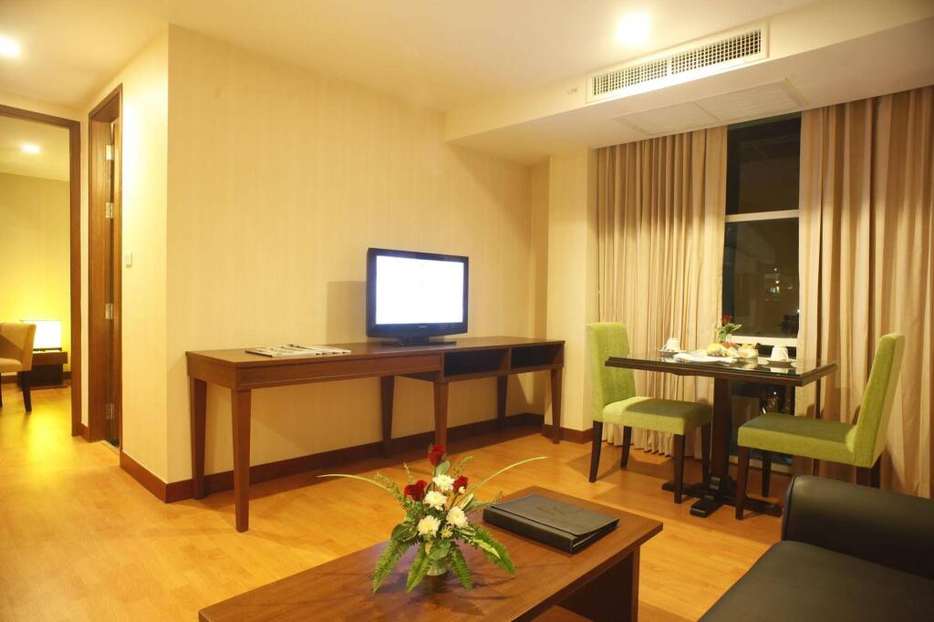 Кату: The Kris Residence