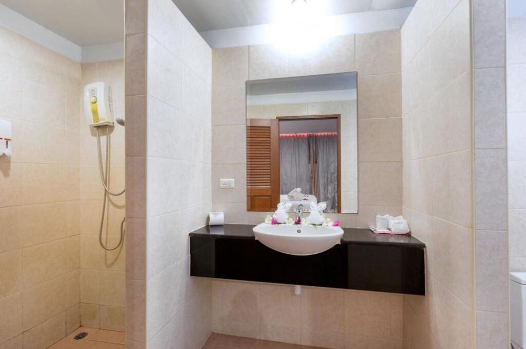 Муанг: OYO 1054 Phuket Backpacker Hostel