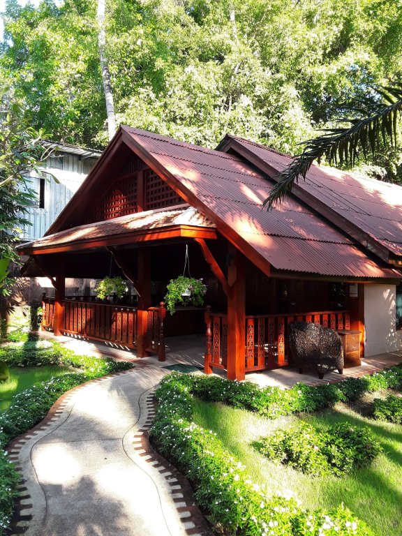 Кату: Royal Phawadee Village