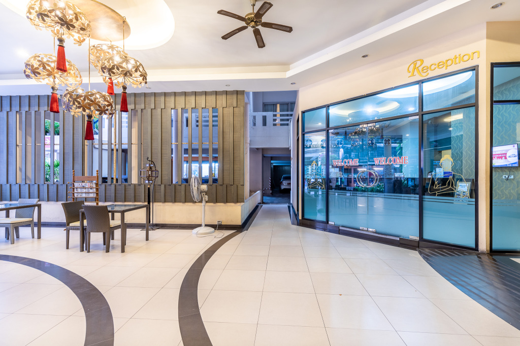 Паттайя: Eastiny Place Hotel