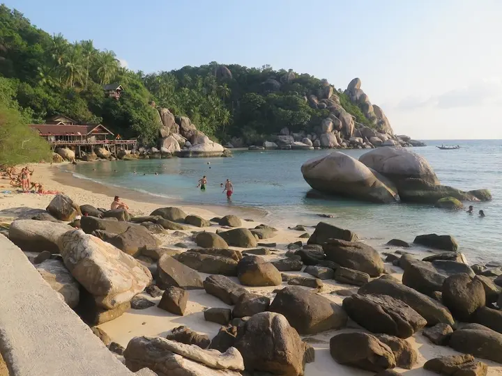 Остров Тау: Taatoh Resort & Freedom Beach Resort