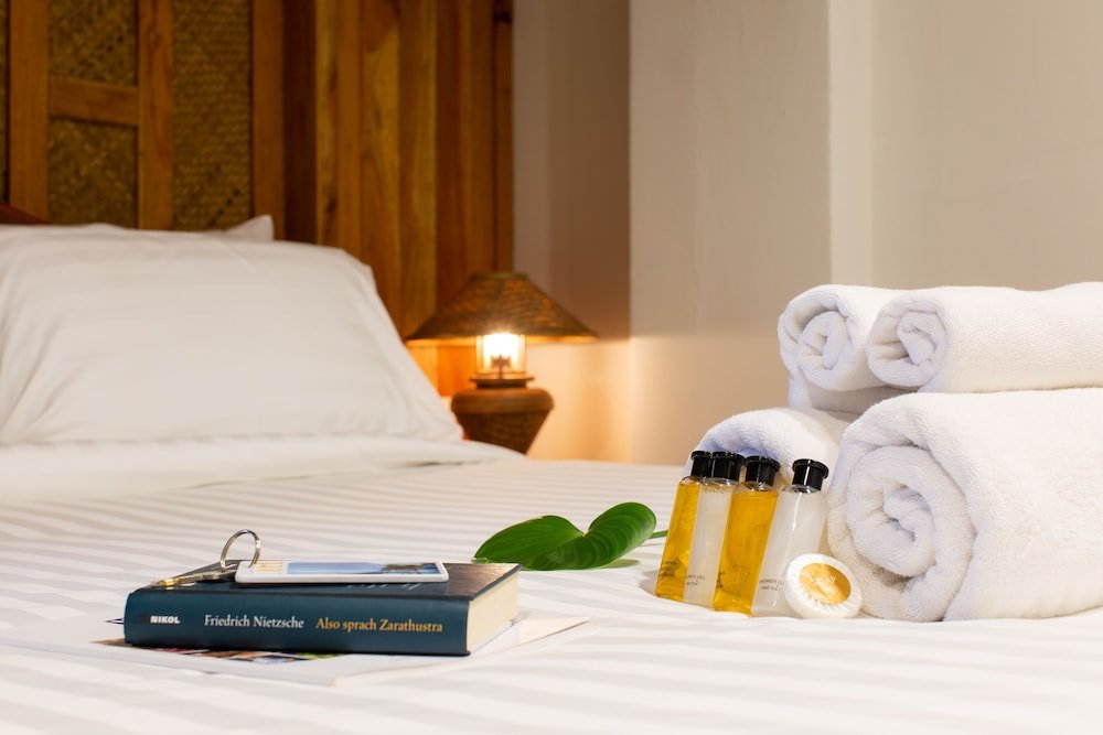 Остров Тау: Taatoh Resort & Freedom Beach Resort