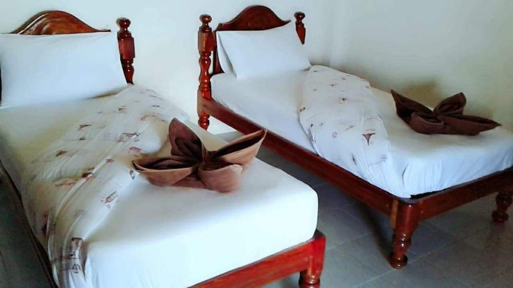 Остров Тау: Taatoh Resort & Freedom Beach Resort