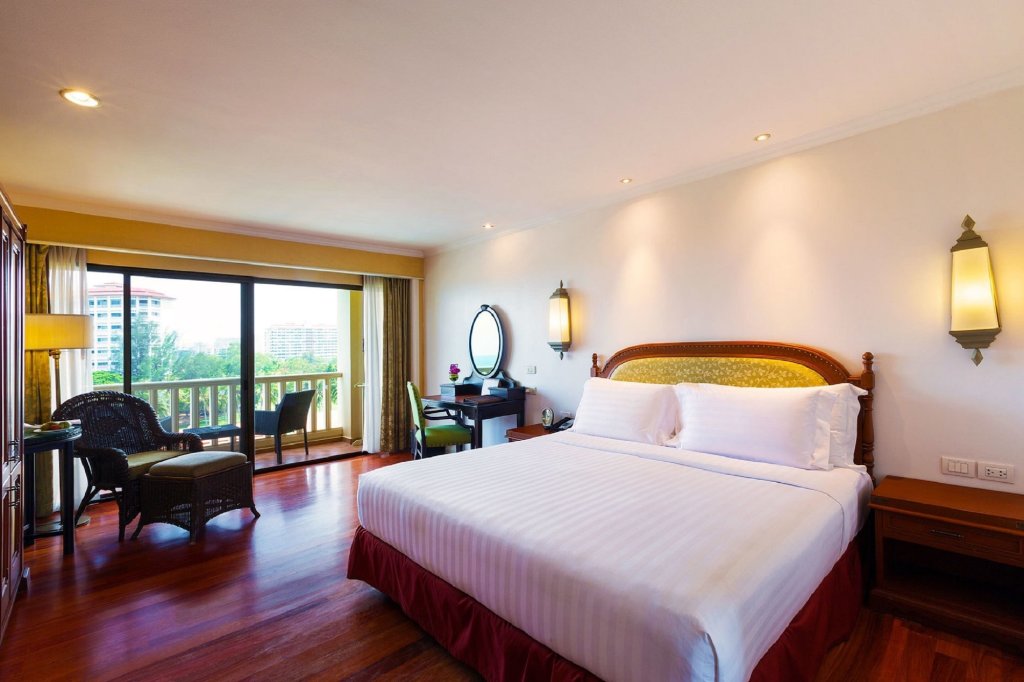 Чаам: Dusit Thani Hua Hin