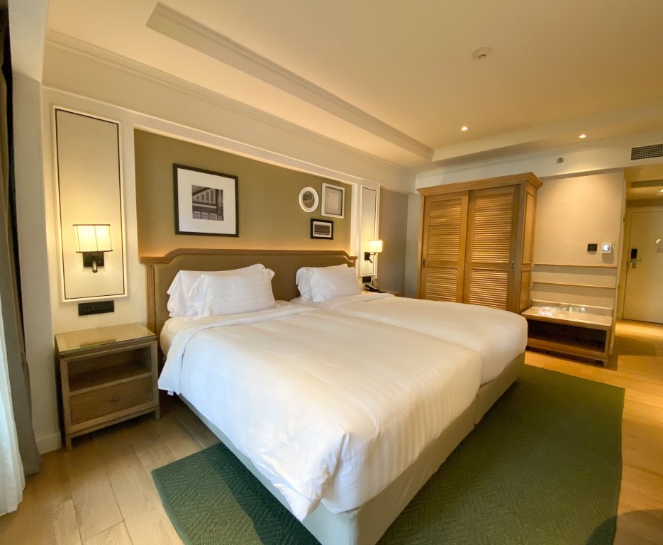 Чаам: Dusit Thani Hua Hin