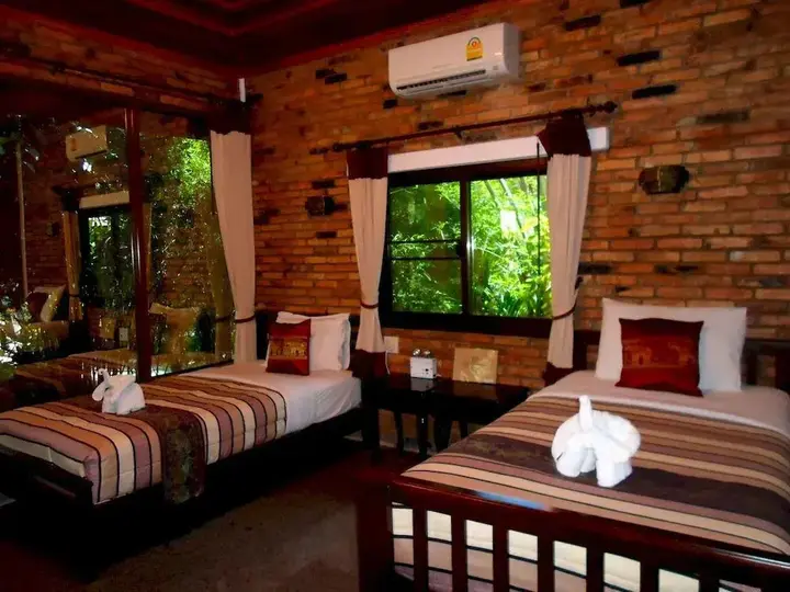 Фаном: Hotel Khao Sok