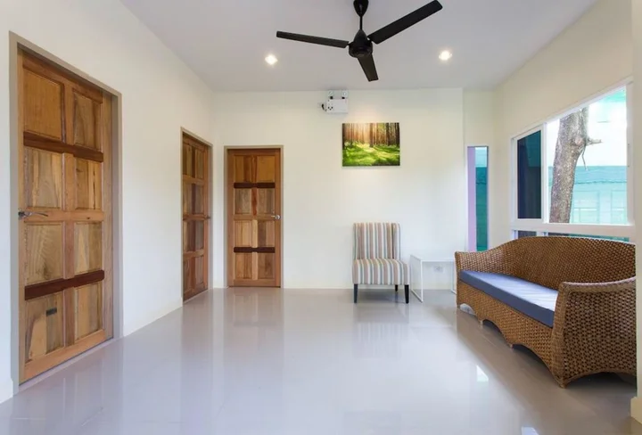 Муанг: Sandy House Rawai