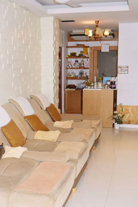 Кату: @ The Beach Hotel