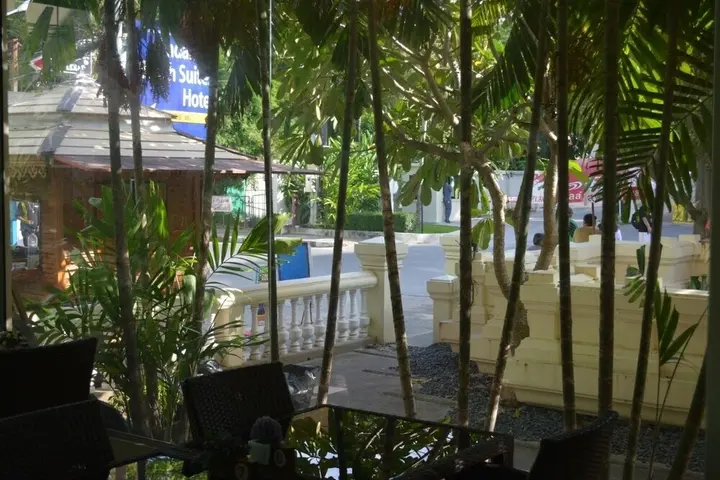 Кату: @ The Beach Hotel