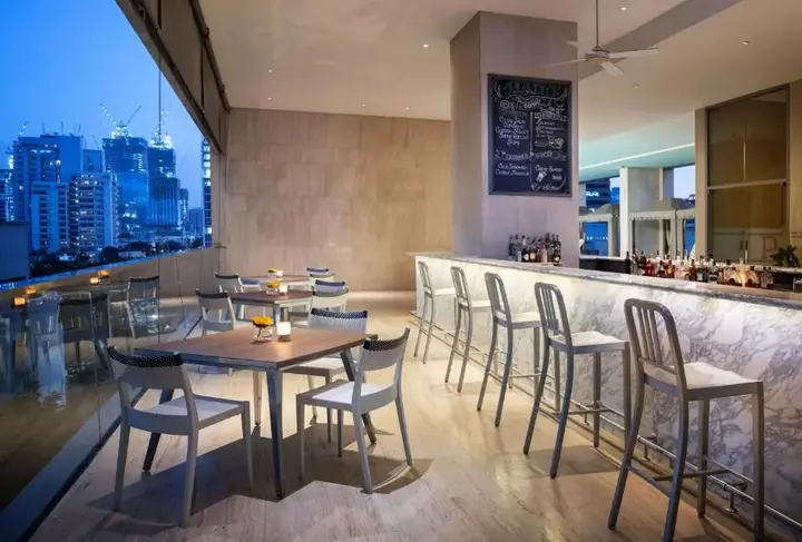 Бангкок: Отель Oriental Residence Bangkok