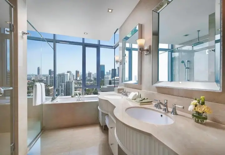 Бангкок: Отель Oriental Residence Bangkok