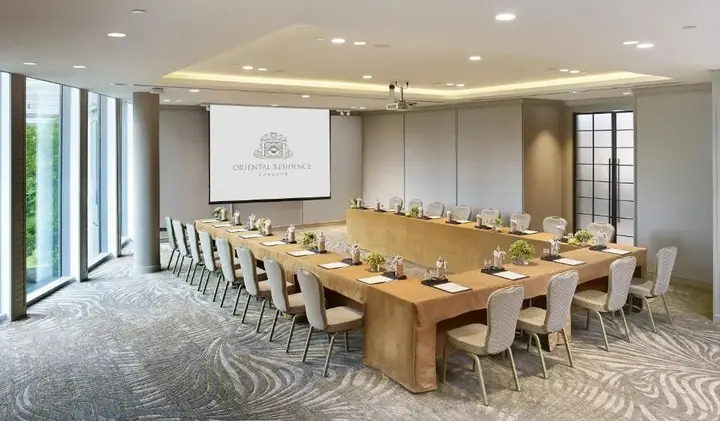 Бангкок: Отель Oriental Residence Bangkok