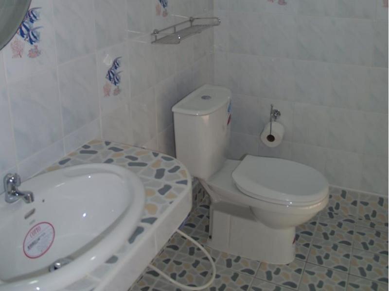 Тхаланг: Udom Bungalow