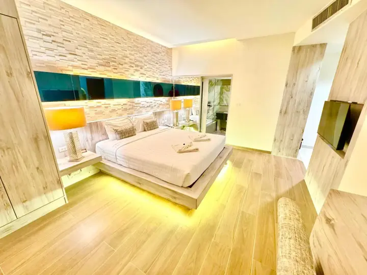 Кату: De coze' Hotel
