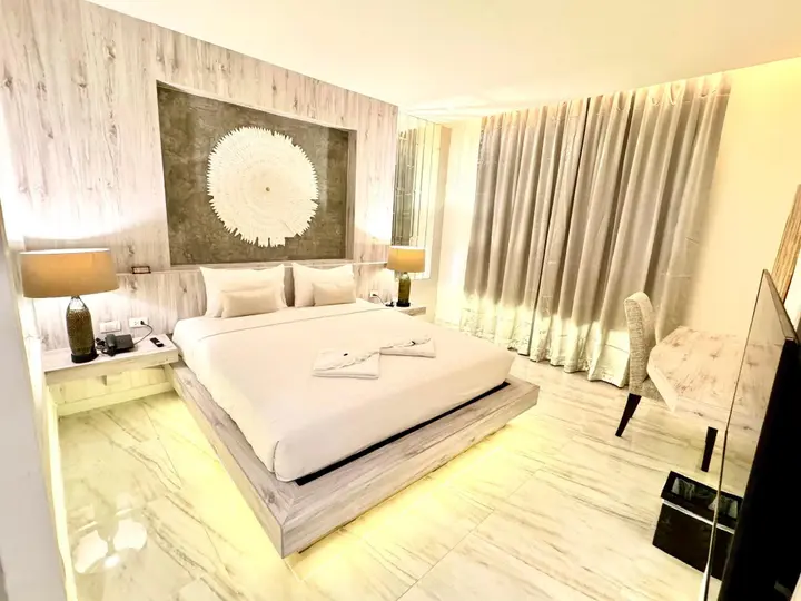 Кату: De coze' Hotel