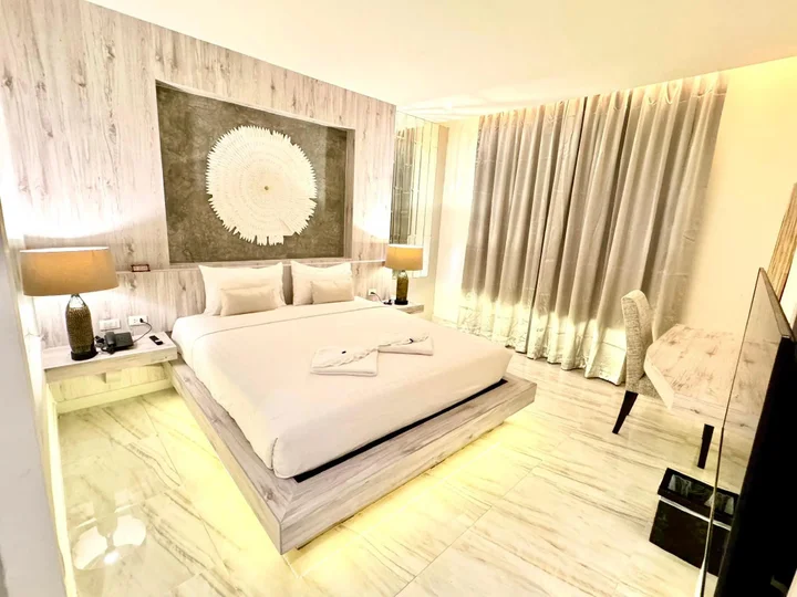 Кату: De coze' Hotel
