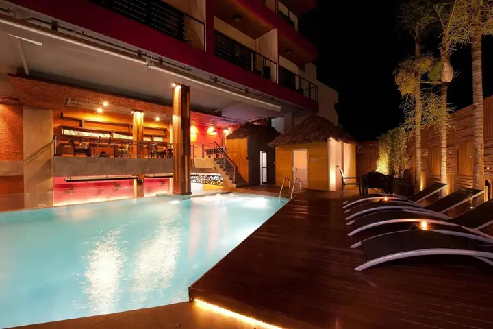 Кату: De coze' Hotel