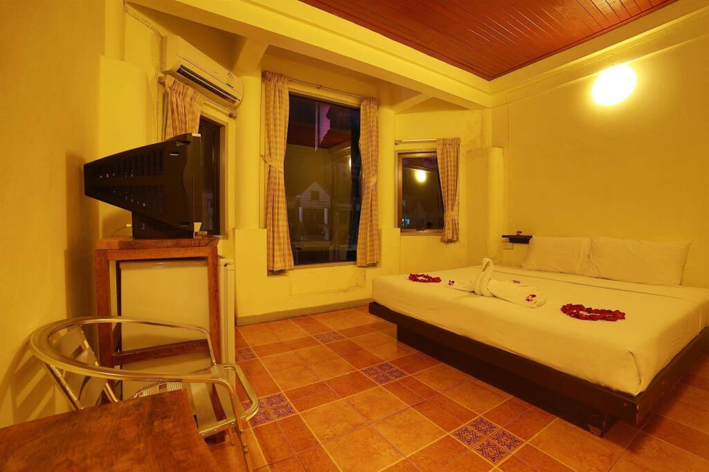 Кату: Relax Guesthouse
