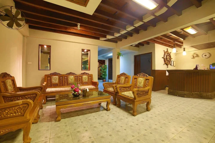 Кату: Relax Guesthouse