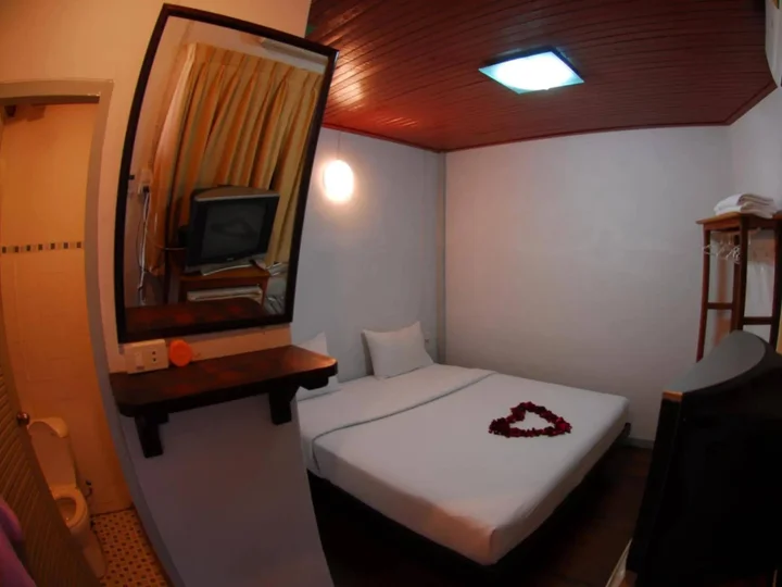 Кату: Relax Guesthouse