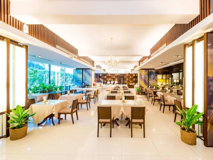 Сирача: Laemtong Service Apartment