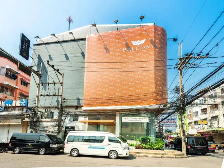 Сирача: Laemtong Service Apartment