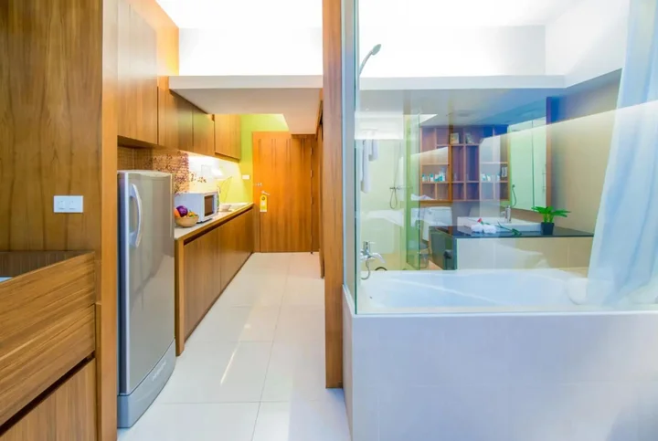 Сирача: Laemtong Service Apartment