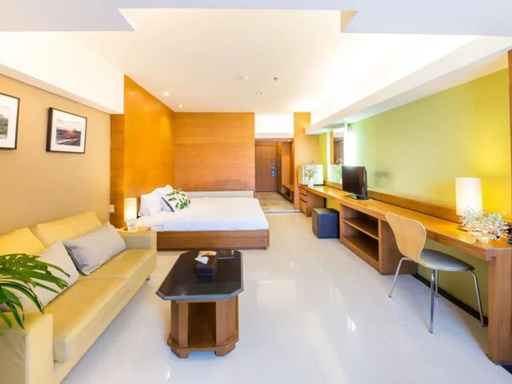 Сирача: Laemtong Service Apartment