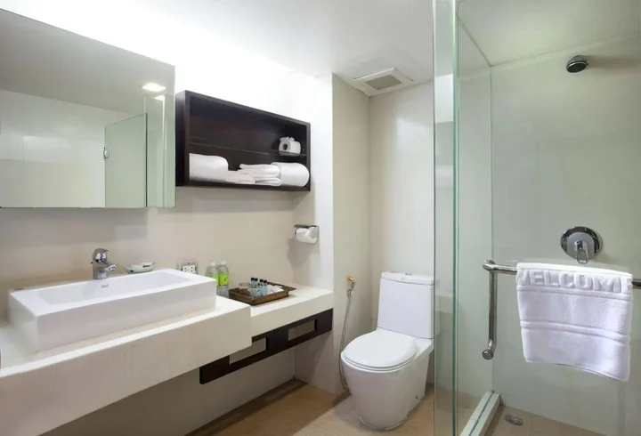 Пхукет: Safari Beach Hotel