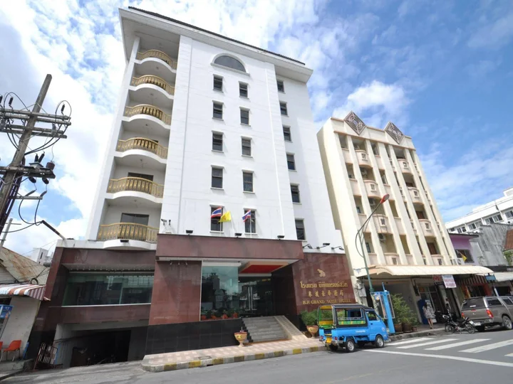 Хатъяй: BP Grand Suite Hotel