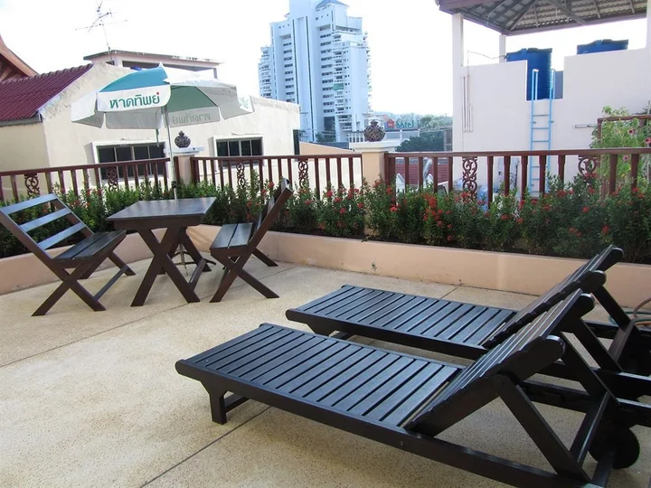 Пхукет: Отель Sea Front Home