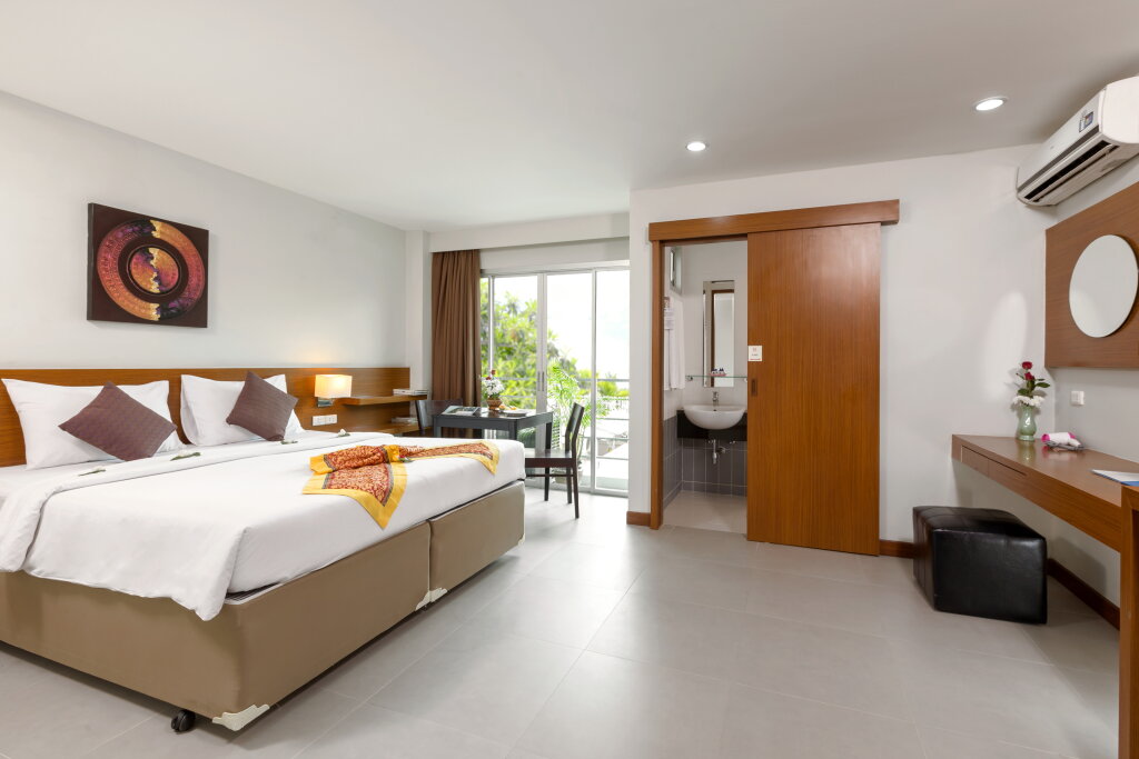 Кату: Patong Bay Residence