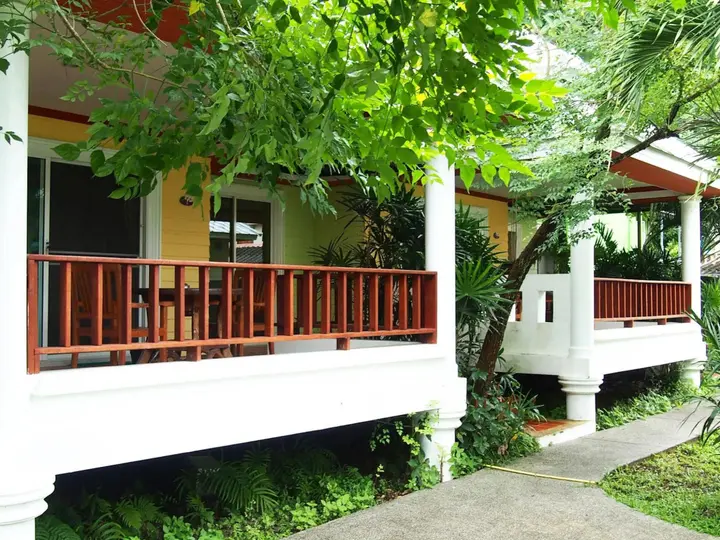Кату: Lemon House