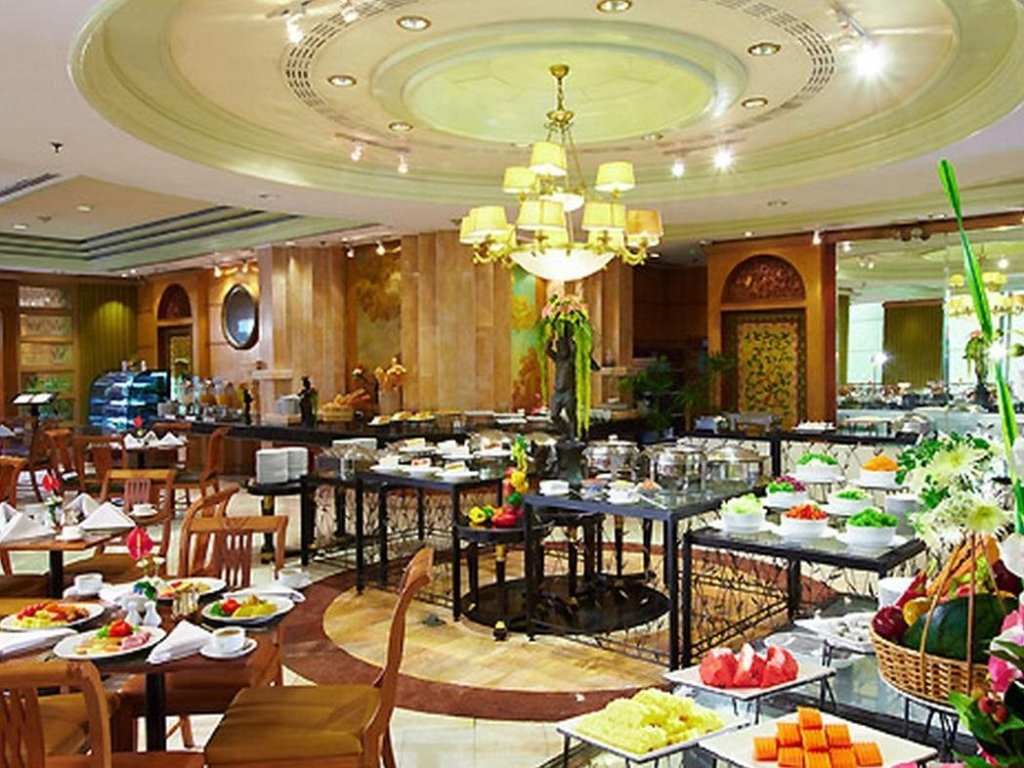 Бангкок: The Royal City Hotel
