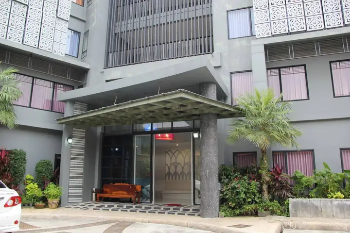Тхаланг: Dinar Lodge
