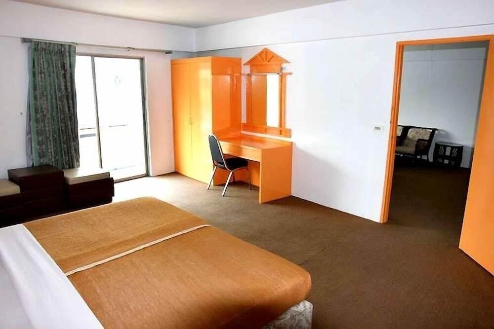 Паттайя: Queen Pattaya Hotel