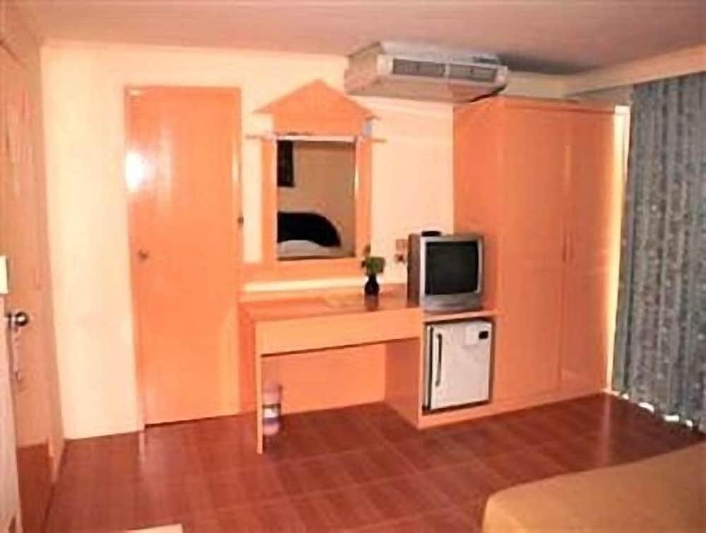 Паттайя: Queen Pattaya Hotel
