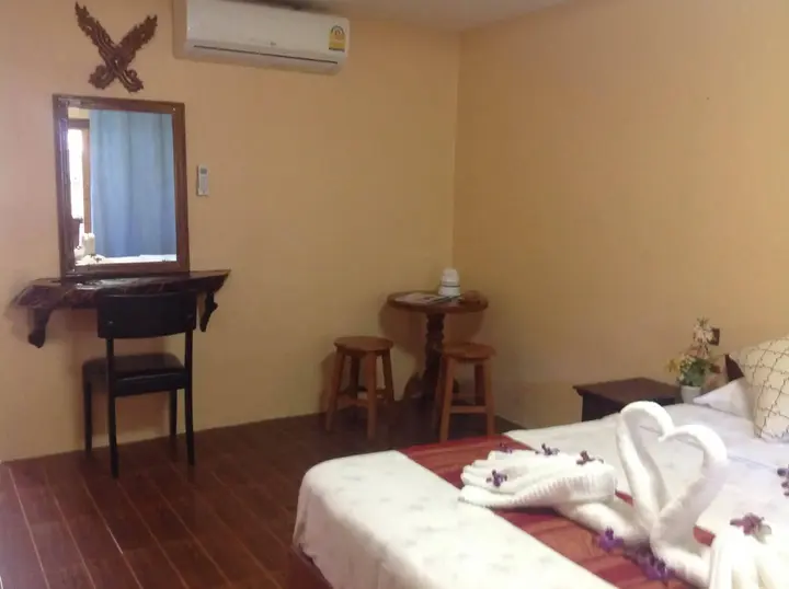 Тхаланг: Ruan Mai Naiyang Beach Resort
