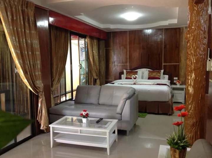 Тхаланг: Ruan Mai Naiyang Beach Resort