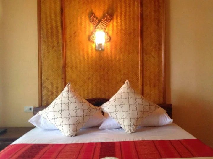 Тхаланг: Ruan Mai Naiyang Beach Resort
