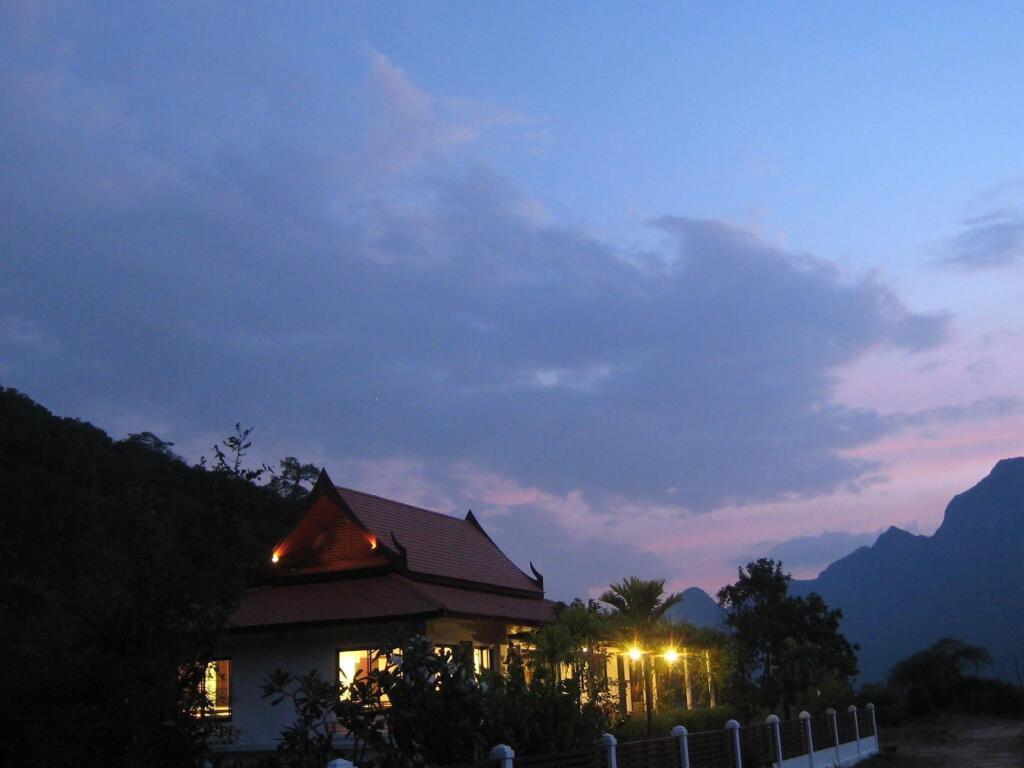 Сам-Рои-Йот: Mountain Breeze Villa