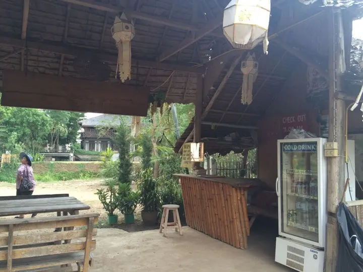Паи: Family Huts