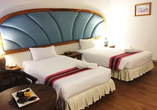Бури Рам: Thepnakorn Hotel
