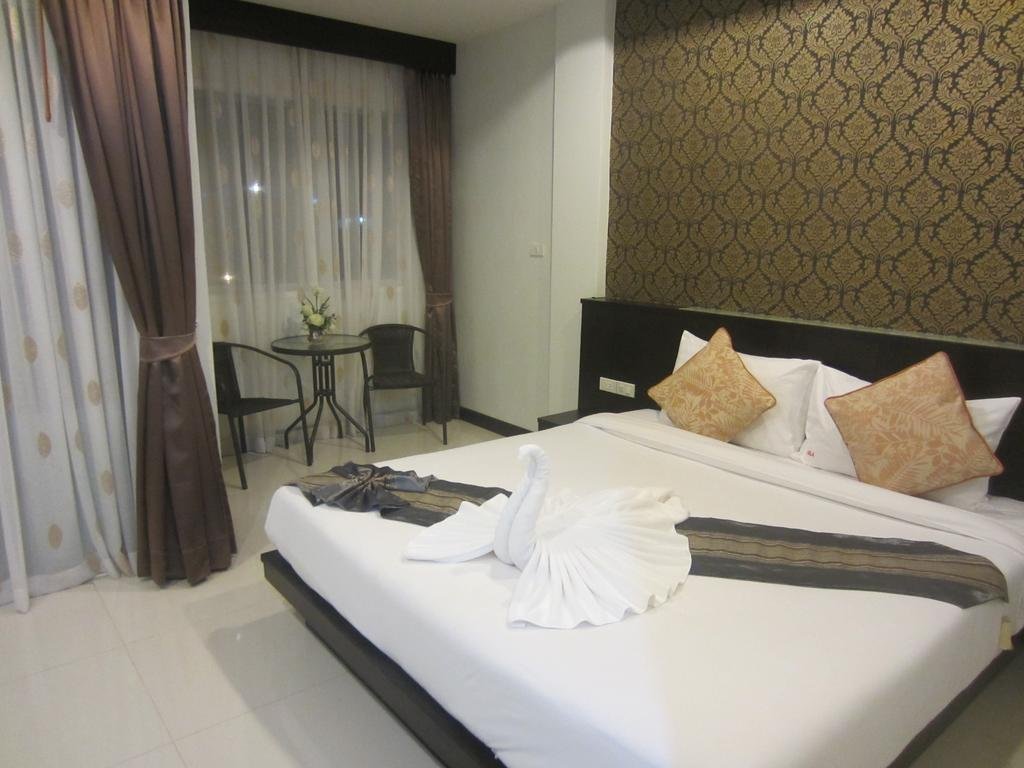 Кату: Ninas Hotel