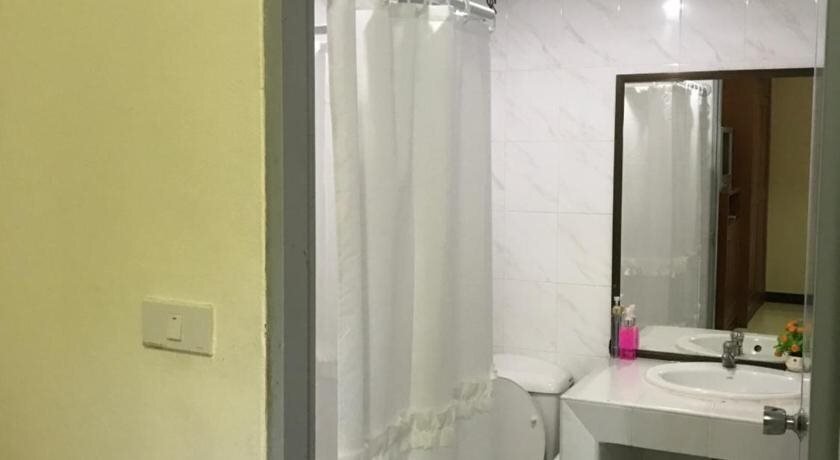 Муанг: Phuket Holiday Hostel