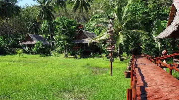 Тхаланг: Tenta Nakara Resort and Restaurant