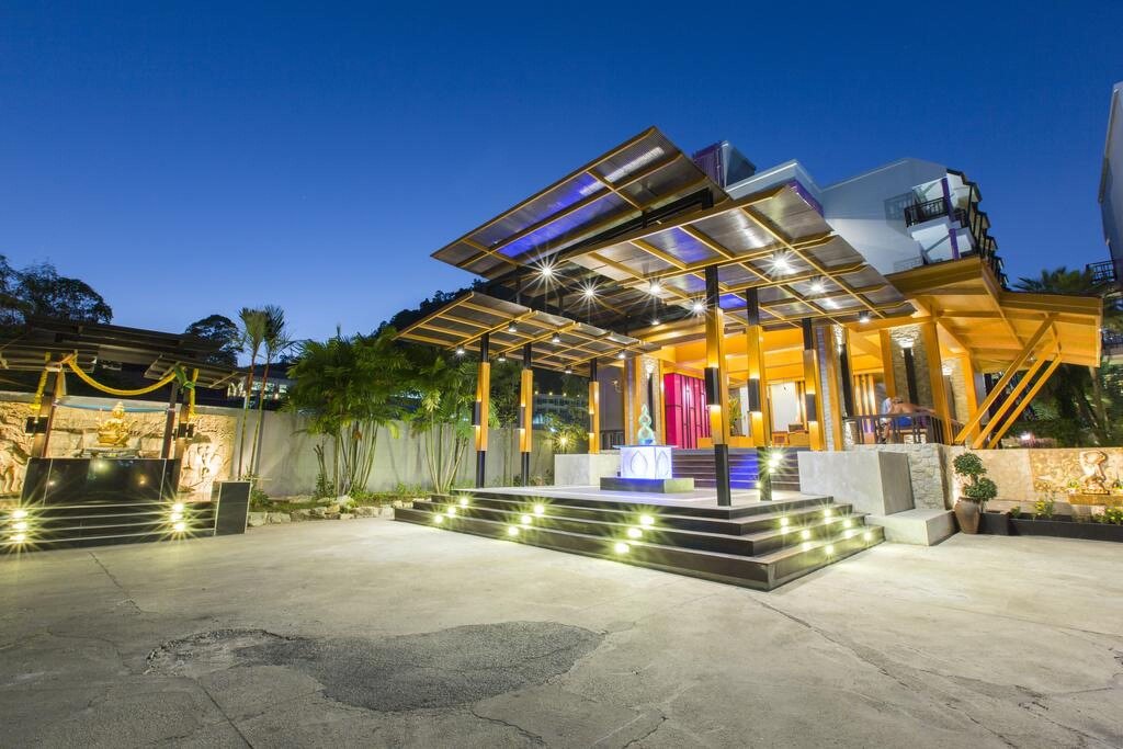 Пхукет: Phuvaree Resort