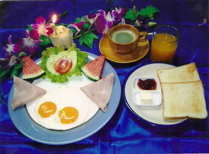 Чаам: Beachfront Hotel Cha Am